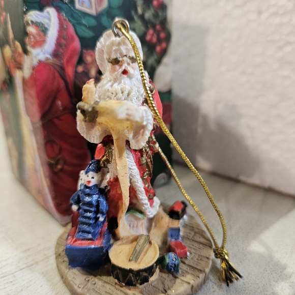 Polystone Santa Ornament - Picture 2 of 8